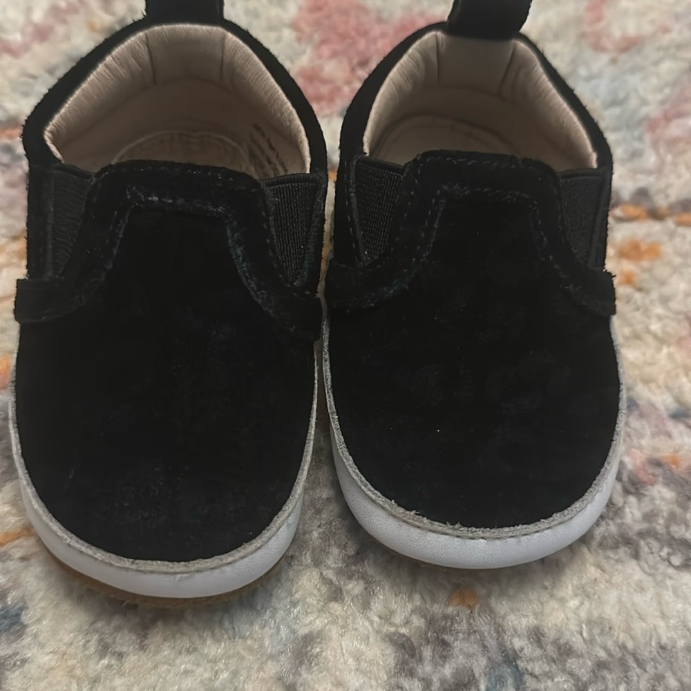Suede print monkey feet 6-12 months